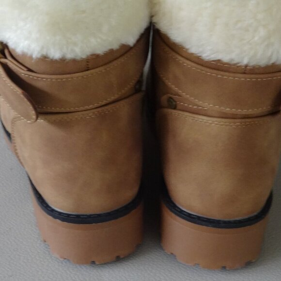 LAMO APRES women's boots size 8, tan, side zip, lace up, faux fur lining insole - Picture 15 of 15